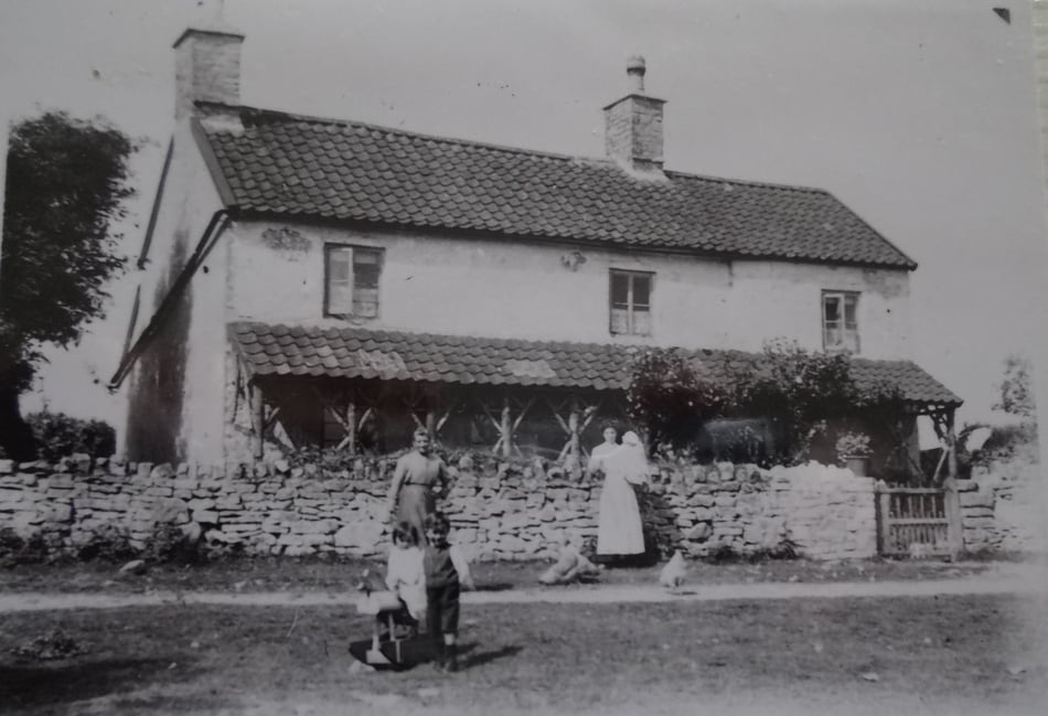 Mystery Photograph: Any idea where this house could be?