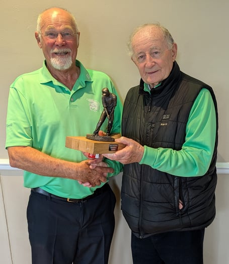Graham Edgell, winner of the Nick Foxwell Memorial Trophy (left) and Seniors member Gerry Rowell.
