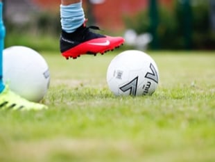 Champions Coleford Athletic turn on the style 