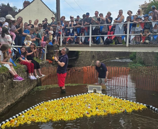 Record 1,000-plus entry for duck race