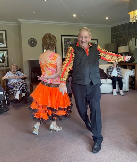 Strictly comes to Wells as ballroom dancers Terry and Jenny Willie charm residents with an enchanting display.