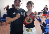 Shayne uses his boxing skills to gain split decision