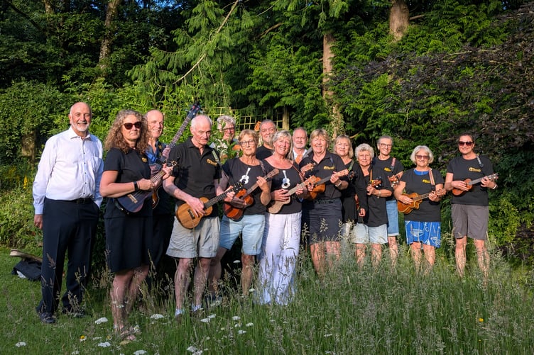 Frome ukulele group The Frukes will be representing the town at a 150th celebration in their twin town of Murrhardt in Germany.