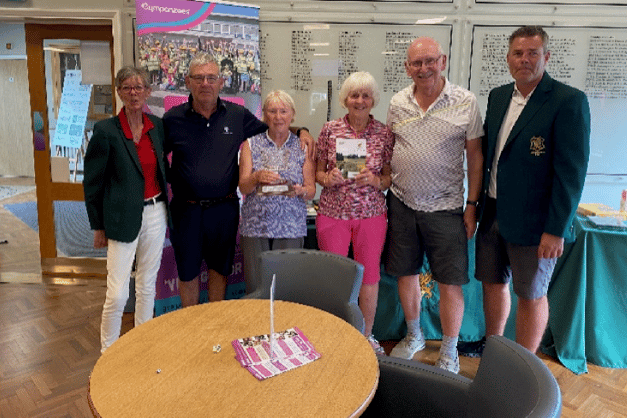 he winning team of Susan Forshaw, David Forshaw, Mike Woodward and Min Woodward with men's club captain Phil Leadbeater and ladies captain Alison Kay.