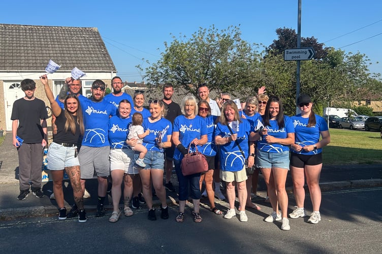 Family and friends turned out in force to support Dec achieve his marathon goal in support of Mind.