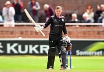 Lewis Goldsworthy extends contract with Somerset