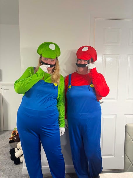 RUH Bath staff member Sarah Stewart and her friend are raising funds for a de-escalation room for young people.