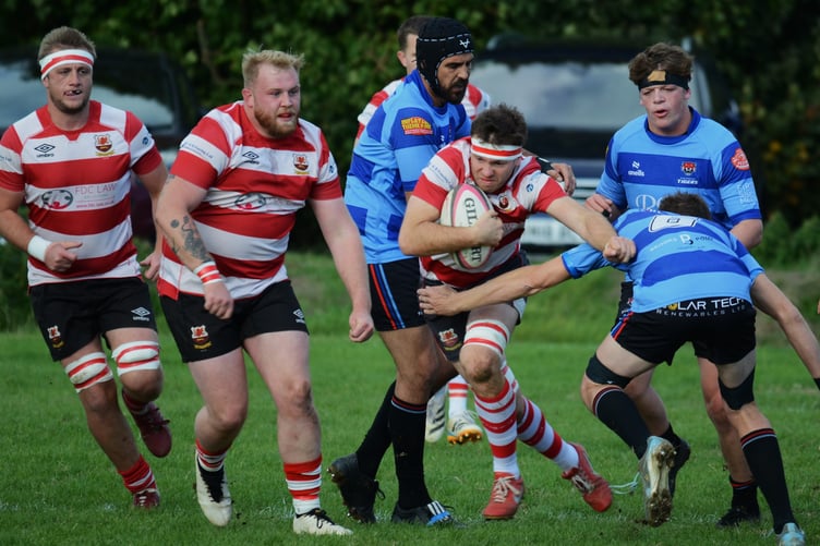 Midsomer Norton (red Hoops) on a charge